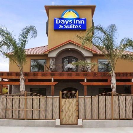 Days Inn & Suites By Wyndham Houston North-Spring Westfield Bagian luar foto