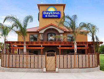 Days Inn & Suites By Wyndham Houston North-Spring Westfield Bagian luar foto