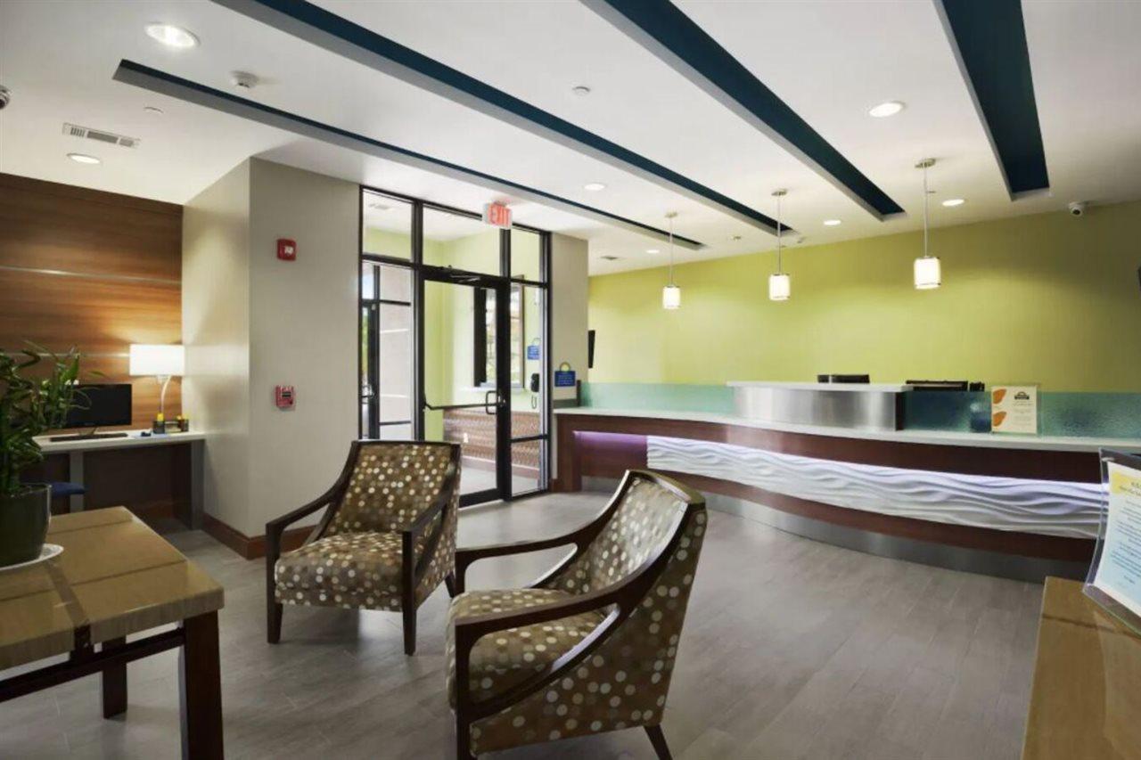 Days Inn & Suites By Wyndham Houston North-Spring Westfield Bagian luar foto