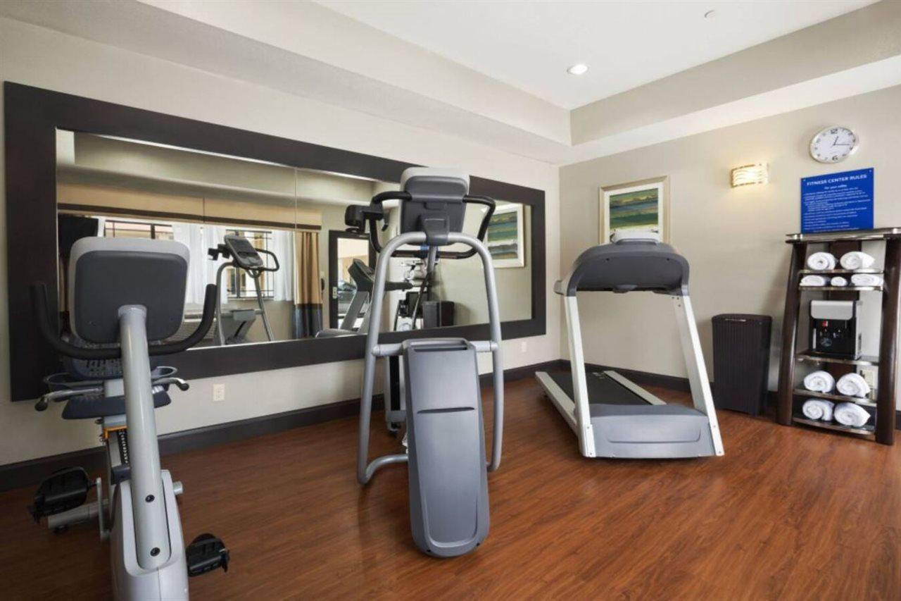 Days Inn & Suites By Wyndham Houston North-Spring Westfield Bagian luar foto