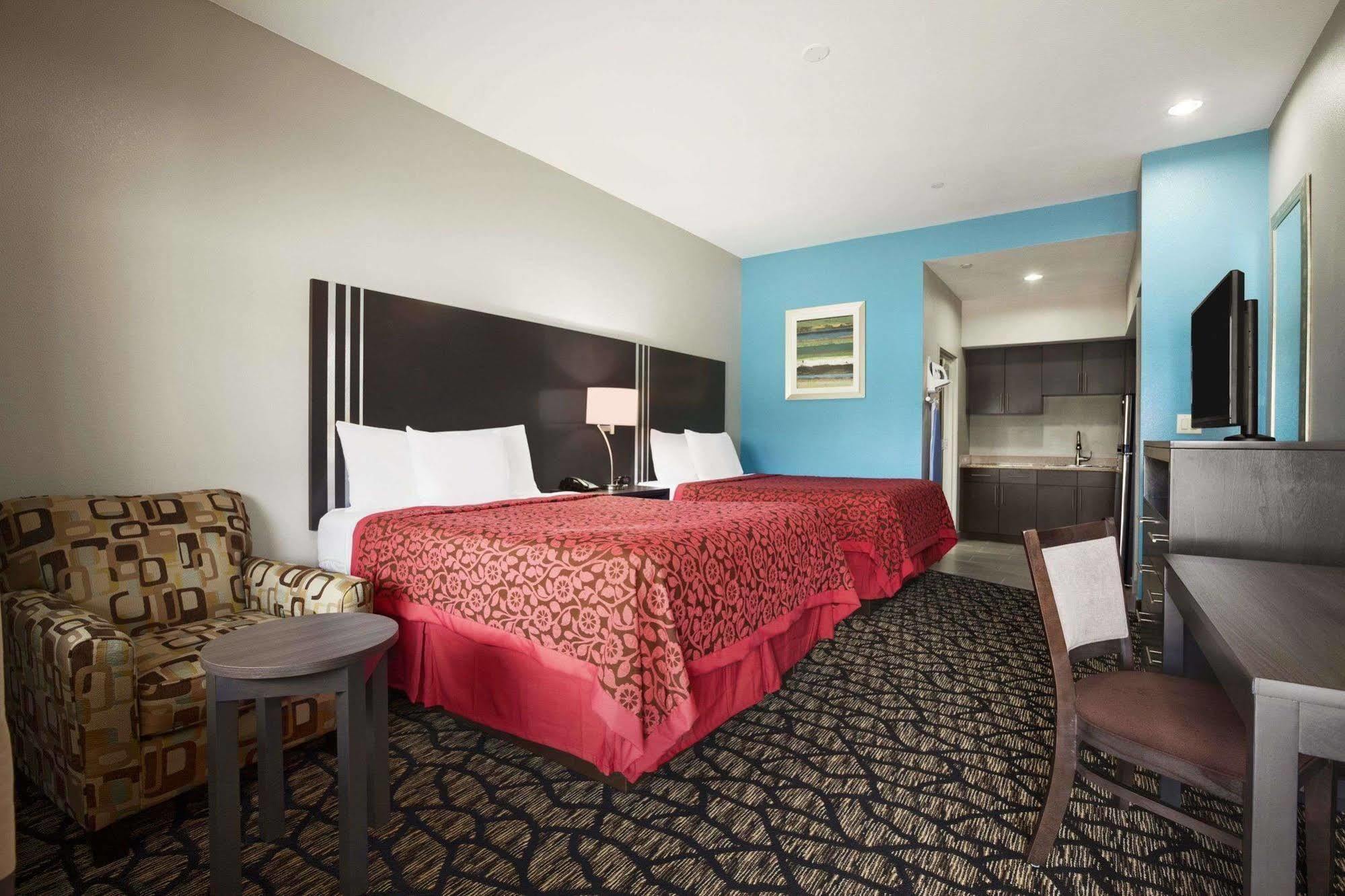 Days Inn & Suites By Wyndham Houston North-Spring Westfield Bagian luar foto